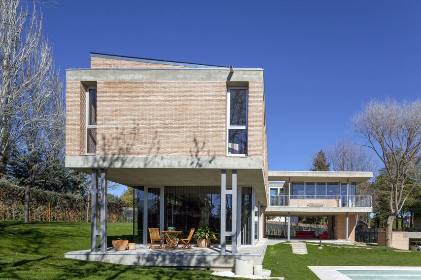 MasterLine 8 Fenêtres - Maison Privée Las Lomas situé à Madrid, Espagne
