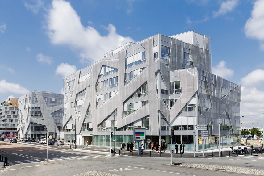 ConceptWall 50 Murs rideaux, ThermoSystem 68 Fenêtres et TS 68-HV Fenêtres - Immeuble de bureaux Sky Line situé à Toulouse, France
