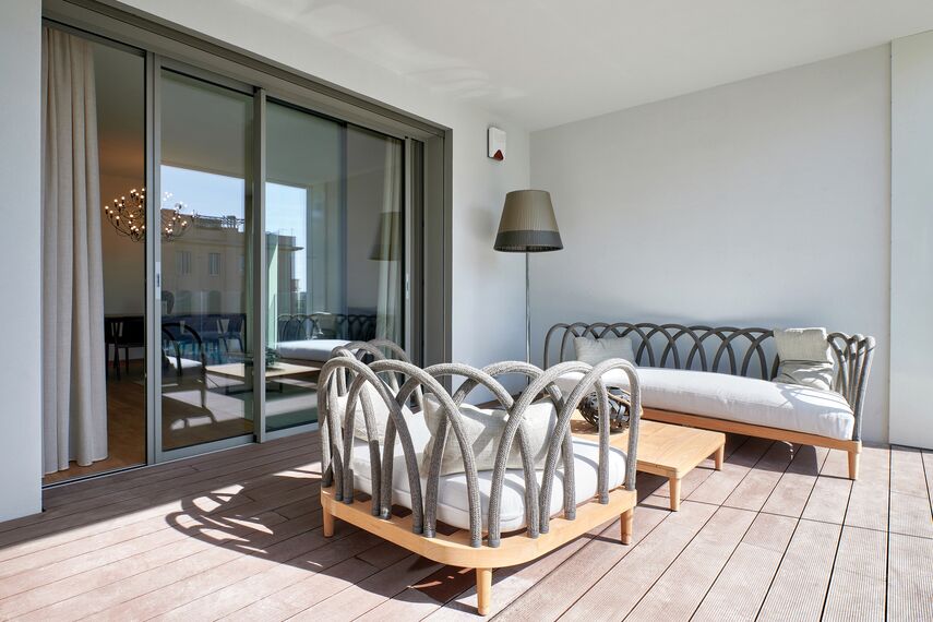 BriseSoleil 40 Brise Soleil, SlimPatio 68 Coulissants et CS 77 Hidden Vent Fenêtres - Immeuble résidentiel Palazzo Arbà situé à Genoa, Italie