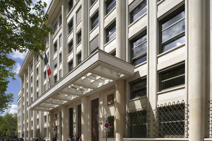 ConceptWall 50 Murs rideaux, XS 68 Fenêtres et CW 86-BR Murs rideaux - Gouvernemental Ilot Ségur Fontenoy situé à Paris, France