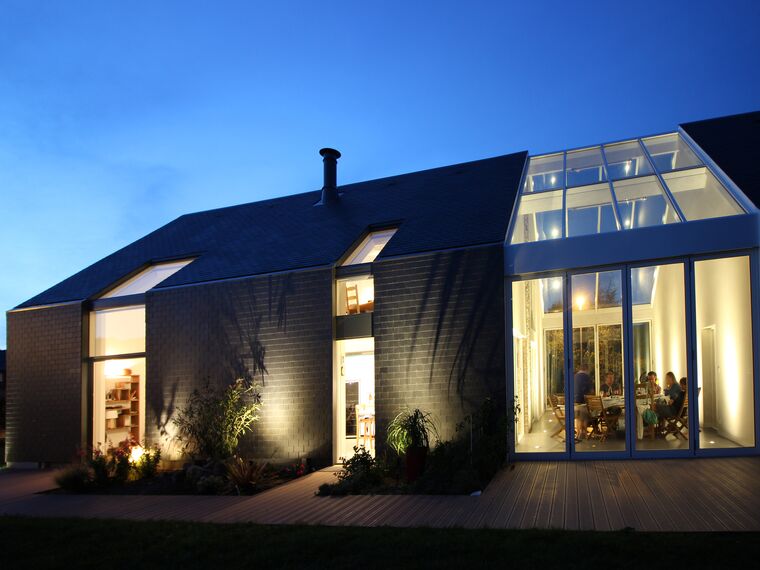 ConceptWall 50 Murs rideaux, ThermoSystem 68 Fenêtres, ConceptPatio 68 Coulissants et ConceptFolding 77 Coulissants - Maison Maison privée Bioclimatique situé à Crach, France