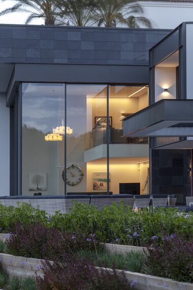 SlimLine 38 Portes, HiFinity Coulissants et ConceptFolding 77 Coulissants - Maison Villa en Espagne - En toute transparence situé àEspagne