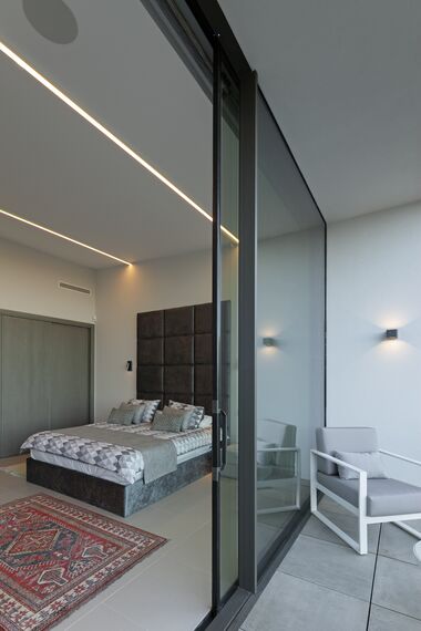 SlimLine 38 Portes, HiFinity Coulissants et ConceptFolding 77 Coulissants - Maison Villa en Espagne - En toute transparence situé àEspagne