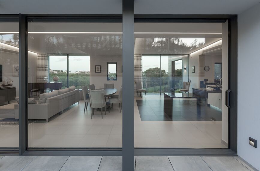 SlimLine 38 Portes, HiFinity Coulissants et ConceptFolding 77 Coulissants - Maison Villa en Espagne - En toute transparence situé àEspagne