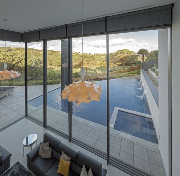 SlimLine 38 Portes, HiFinity Coulissants et ConceptFolding 77 Coulissants - Maison Villa en Espagne - En toute transparence situé àEspagne