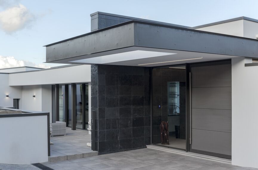 SlimLine 38 Portes, HiFinity Coulissants et ConceptFolding 77 Coulissants - Maison Villa en Espagne - En toute transparence situé àEspagne