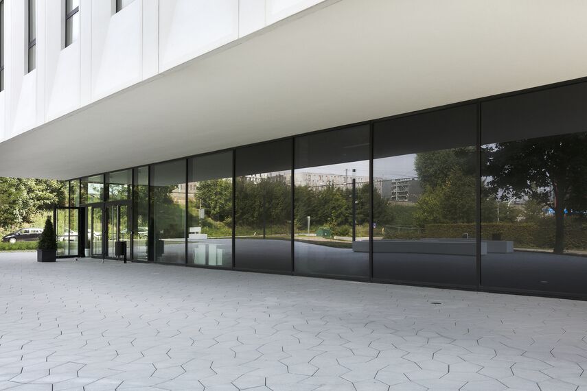 ConceptWall 50 Murs rideaux et ConceptSystem 77 Fenêtres - Université/Grande Ecole KULAB situé à Brugge, Belgique