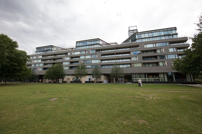 ConceptSystem 68 Fenêtres, ConceptWall 60 Murs rideaux, ConceptPatio 130 Coulissants, ConceptSystem 77 Fenêtres, ConceptSystem 77 Portes et ConceptWall 50 Murs rideaux - One Tower Bridge situé à London, Royaume-Uni