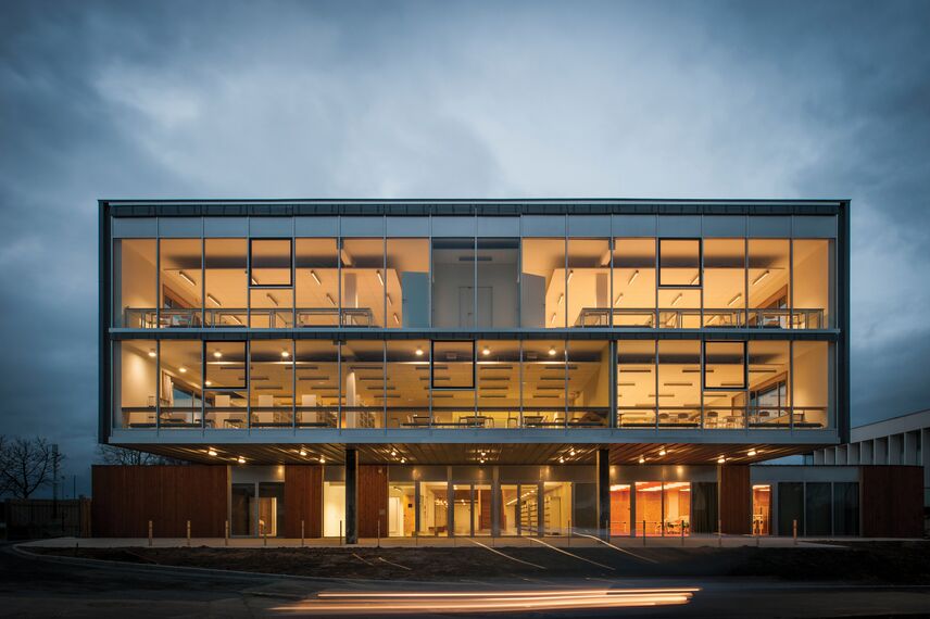 ConceptWall 50 Murs rideaux et ThermoSystem 68 Fenêtres - Ecole/Collège/Lycée Restructuration Collège La Grande Métairie situé àFrance