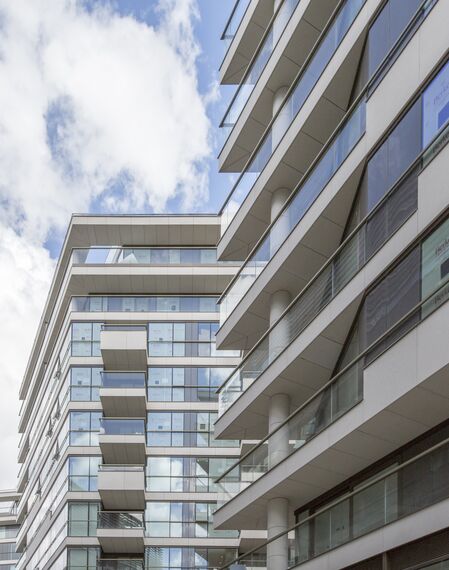 ConceptSystem 68 Fenêtres, ConceptWall 60 Murs rideaux, ConceptPatio 130 Coulissants, ConceptSystem 77 Fenêtres, ConceptSystem 77 Portes et ConceptWall 50 Murs rideaux - One Tower Bridge situé à London, Royaume-Uni