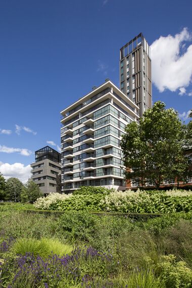 ConceptSystem 68 Fenêtres, ConceptWall 60 Murs rideaux, ConceptPatio 130 Coulissants, ConceptSystem 77 Fenêtres, ConceptSystem 77 Portes et ConceptWall 50 Murs rideaux - One Tower Bridge situé à London, Royaume-Uni