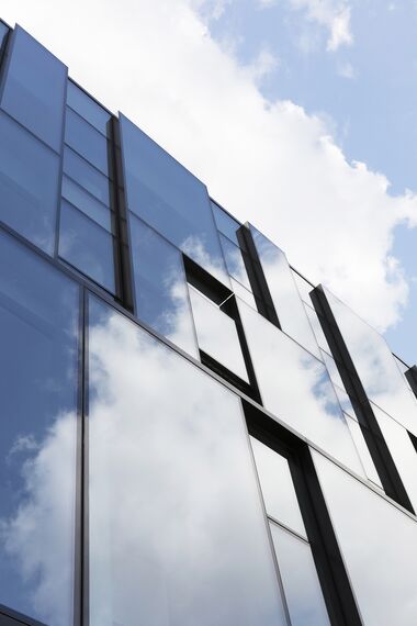 HiFinity Coulissants, BriseSoleil 100 Brise Soleil, MasterLine 8 Fenêtres, CW 60-SC Murs rideaux, CW 86 Standard Murs rideaux et CW 86-EF Murs rideaux - Immeuble de bureaux Reynaers Campus: Centre d'expériences et de technologie situé à Duffel, Belgique