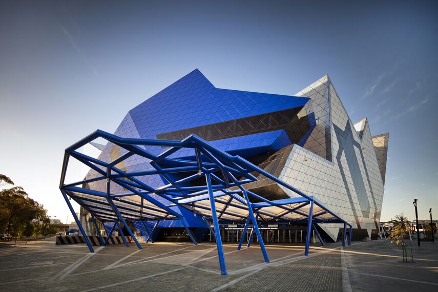 CW 50-SC Murs rideaux - Divertissement Perth Arena situé à Perth, Australie