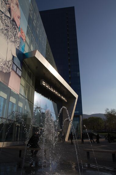 ConceptWall 60 Murs rideaux, ConceptSystem 77 Fenêtres, ConceptWall 50 Murs rideaux, CW 50-SG Murs rideaux, CW 50-SC Murs rideaux et CS 77 Hidden Vent Fenêtres - Immeuble de bureaux Bulgaria Mall situé à Sofia, Bulgarije