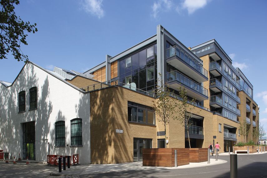 CS 38-SL Systèmes annulés, ConceptSystem 77 Fenêtres, ConceptPatio 130 Coulissants, Vision 50 Portes et ConceptWall 50 Murs rideaux - Complexe immobilier Paynes & Borthwick situé à London, Royaume-Uni