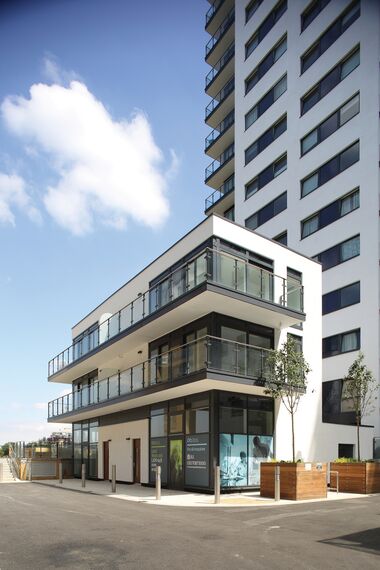CS 38-SL Systèmes annulés, ConceptSystem 77 Fenêtres, ConceptPatio 130 Coulissants, Vision 50 Portes et ConceptWall 50 Murs rideaux - Complexe immobilier Paynes & Borthwick situé à London, Royaume-Uni