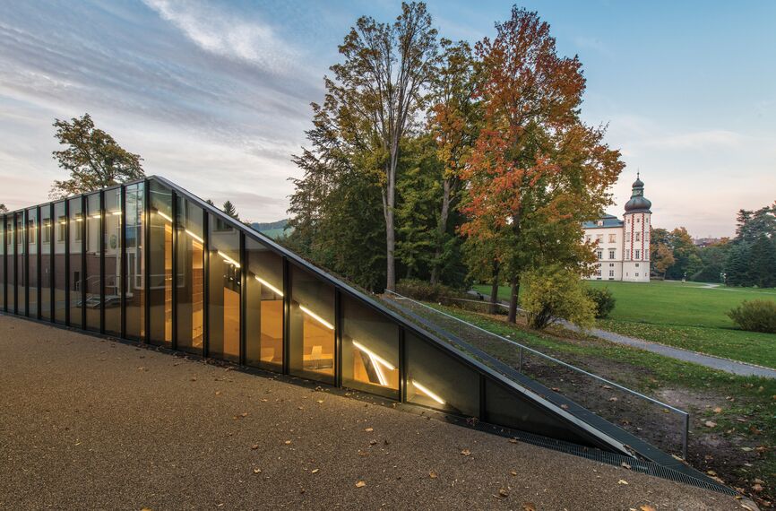 CW 50-FP Murs rideaux - Centre de formation Krkonoše Mts. environment education centre situé à Vrchlabí, République tchèque