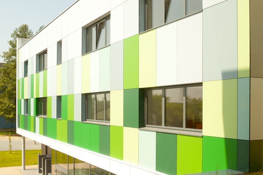 ConceptDoor 50 Portes, BriseSoleil 100 Brise Soleil et XS 50 Fenêtres - Internat Lycée Agricole LAVAL situé àFrance