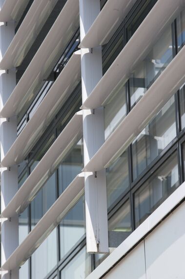 ConceptDoor 50 Portes, BriseSoleil 100 Brise Soleil et XS 50 Fenêtres - Internat Lycée Agricole LAVAL situé àFrance