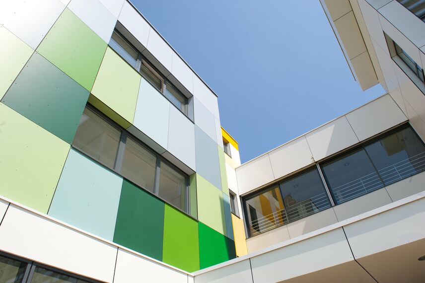 ConceptDoor 50 Portes, BriseSoleil 100 Brise Soleil et XS 50 Fenêtres - Internat Lycée Agricole LAVAL situé àFrance