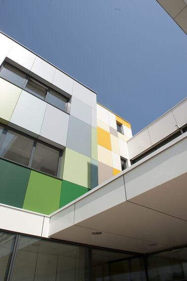 ConceptDoor 50 Portes, BriseSoleil 100 Brise Soleil et XS 50 Fenêtres - Internat Lycée Agricole LAVAL situé àFrance