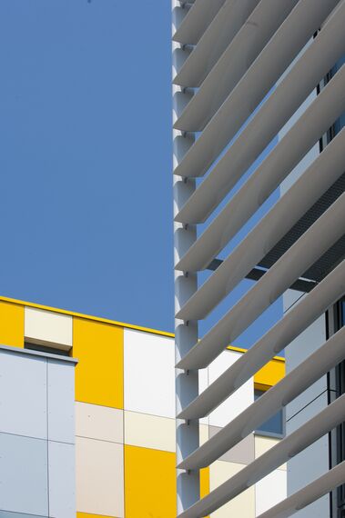 ConceptDoor 50 Portes, BriseSoleil 100 Brise Soleil et XS 50 Fenêtres - Internat Lycée Agricole LAVAL situé àFrance