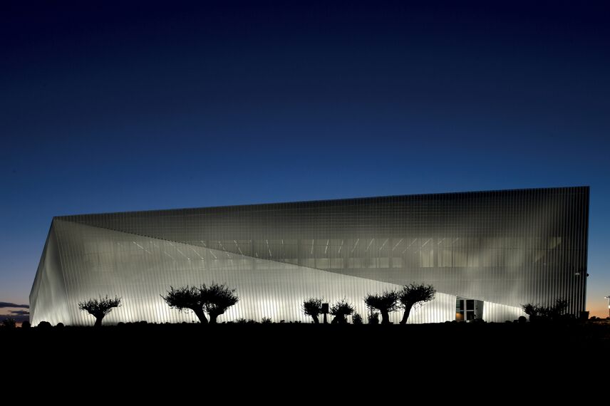 ConceptWall 50 Murs rideaux - Immeuble de bureaux Sede John Deere situé à Parla, Espagne