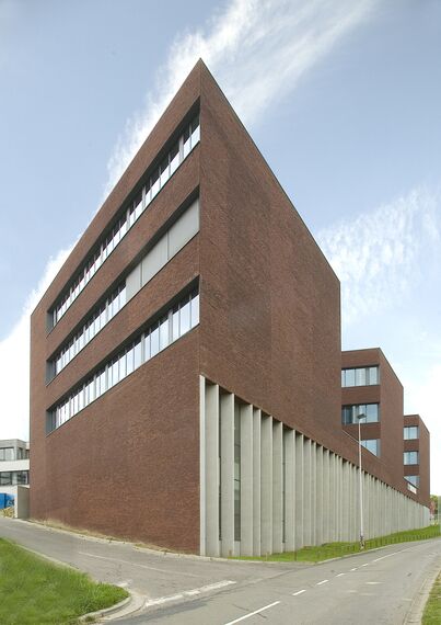 ConceptWall 50 Murs rideaux - Ecole/Collège/Lycée Faculteit REGA - V&V Leuven situé à Leuven, Belgique