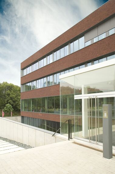 ConceptWall 50 Murs rideaux - Ecole/Collège/Lycée Faculteit REGA - V&V Leuven situé à Leuven, Belgique