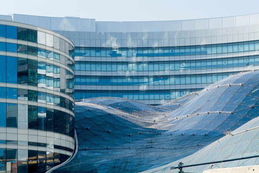 ConceptWall 50 Murs rideaux - Centre Commercial Zlote Tarasy situé à Warsaw, Pologne