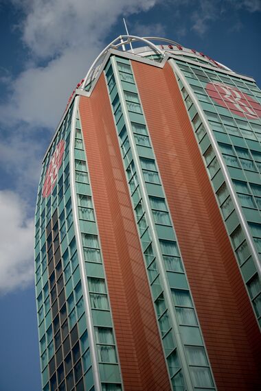 ConceptWall 60 Murs rideaux - Hôtel/Centre de vacances Orbital Plaza/Ramada Hotel situé à Cannock, Royaume-Uni