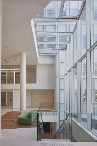 ConceptWall 60 Murs rideaux, ConceptWall 86 Murs rideaux et TS 68-HV Fenêtres - "Belles Feuilles" Réhabilitation de l'ancien siège Lafarge situé à Paris, France