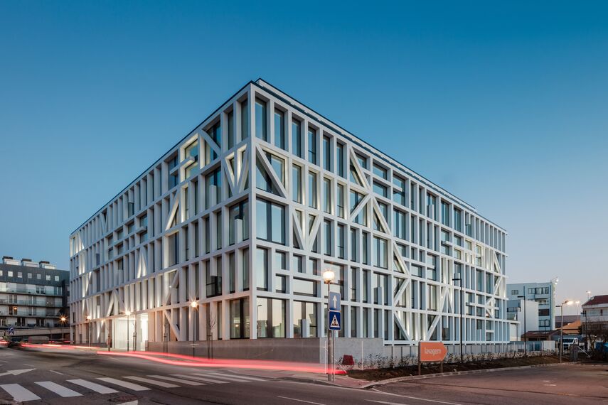 ConceptWall 50 Murs rideaux et ConceptSystem 59Pa Portes - Urbo Business Center situé à Porto, Portugal