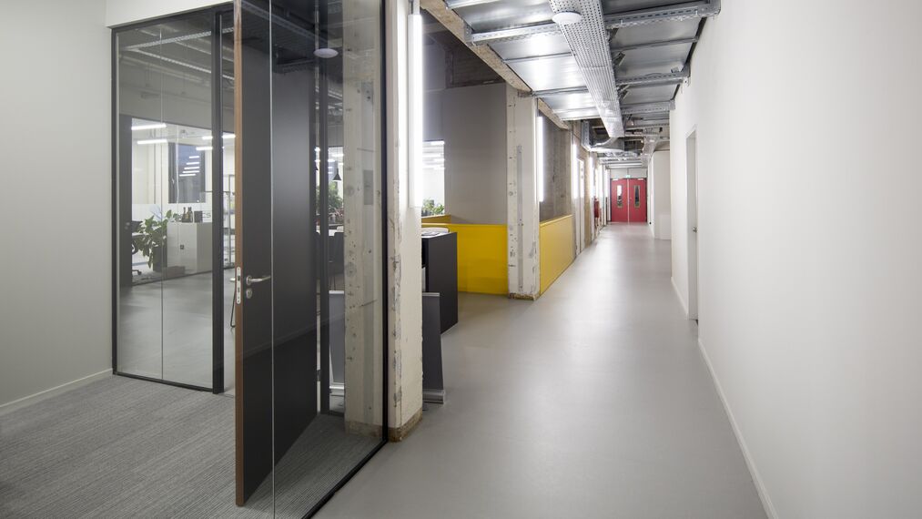 ConceptSystem 77 Portes, CW 50 Standard Murs rideaux, CW 50 Murs rideaux et CS 77 Hidden Vent Fenêtres - Immeuble de bureaux Building N Hengelo situé à Hengelo, les Pays-Bas