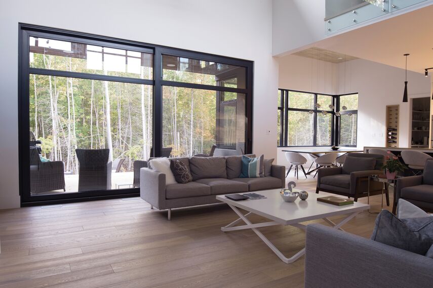ConceptWall 50 Murs rideaux et ConceptSystem 77 Fenêtres - Residence Forest View situé àCanada
