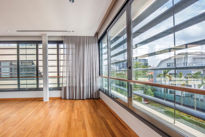 ConceptSystem 59 Fenêtres et CP 96 Coulissants - Villa 11 Sunridge Park situé àSingapour