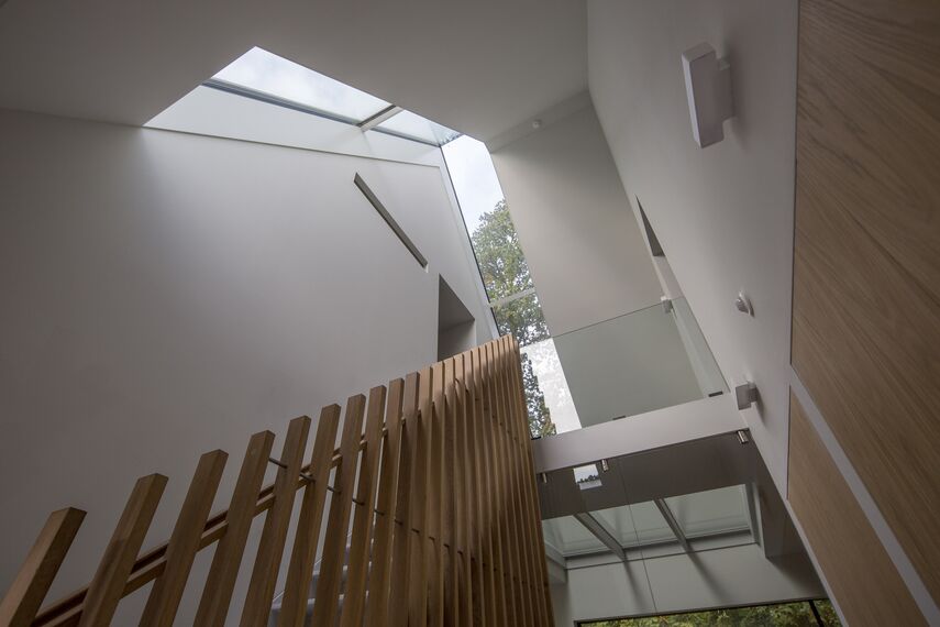 CS 86-HI (c) Systèmes annulés, ConceptWall 50 Murs rideaux et HiFinity Coulissants - Villa Boisée à Voorschoten situé à Voorschoten, les Pays-Bas