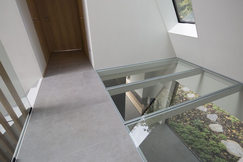 CS 86-HI (c) Systèmes annulés, ConceptWall 50 Murs rideaux et HiFinity Coulissants - Villa Boisée à Voorschoten situé à Voorschoten, les Pays-Bas