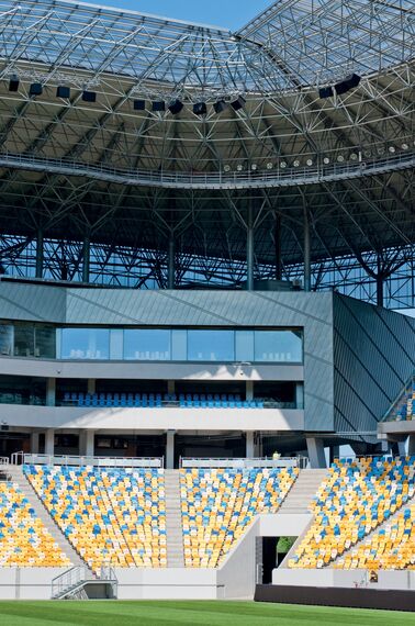 ConceptSystem 77 Portes, ConceptSystem 77 Fenêtres et ConceptWall 50 Murs rideaux - Stade de football Football stadium Lviv situé à Lviv, Ukraine