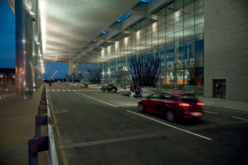 ConceptWall 50 Murs rideaux - Aéroport International Airport Prokofiev Donetsk situé à Donetsk, Ukraine