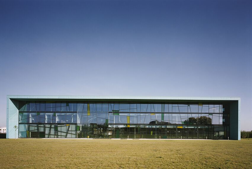 ConceptWall 50 Murs rideaux - Immeuble de bureaux Groupama situé à Chartres, France