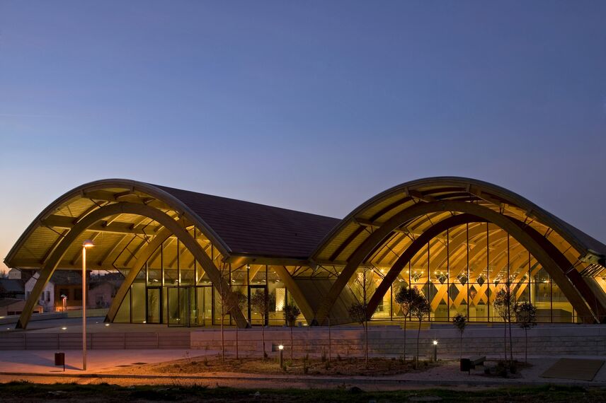 ConceptWall 50 Murs rideaux - Epicerie fine/Cave à vin Bodegas Protos situé à Valladolid, Espagne