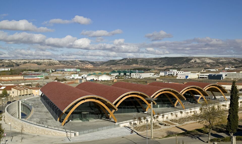 ConceptWall 50 Murs rideaux - Epicerie fine/Cave à vin Bodegas Protos situé à Valladolid, Espagne