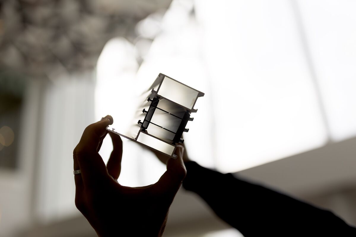 Ombre d’aluminium isolé PROFIL noir et blanc