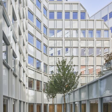 ConceptWall 60 Murs rideaux, ConceptWall 86 Murs rideaux et TS 68-HV Fenêtres - "Belles Feuilles" Réhabilitation de l'ancien siège Lafarge situé à Paris, France
