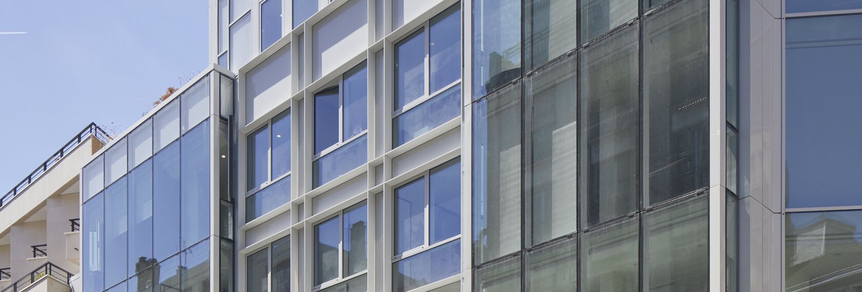 ConceptWall 60 Murs rideaux, ConceptWall 86 Murs rideaux et TS 68-HV Fenêtres - "Belles Feuilles" Réhabilitation de l'ancien siège Lafarge situé à Paris, France