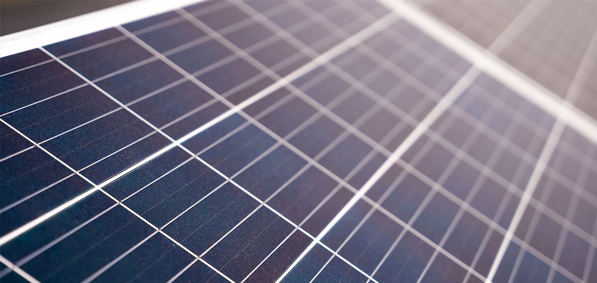 PANNEAU solaire au sommet de reynaers Campus.