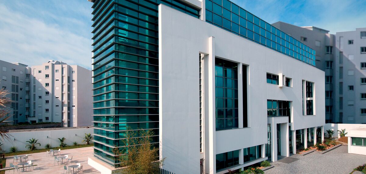 BriseSoleil 100 Brise Soleil et ConceptWall 60 Murs rideaux - Ambassade Ambassade du Canada à Tunis situé à Tunis, Tunisie